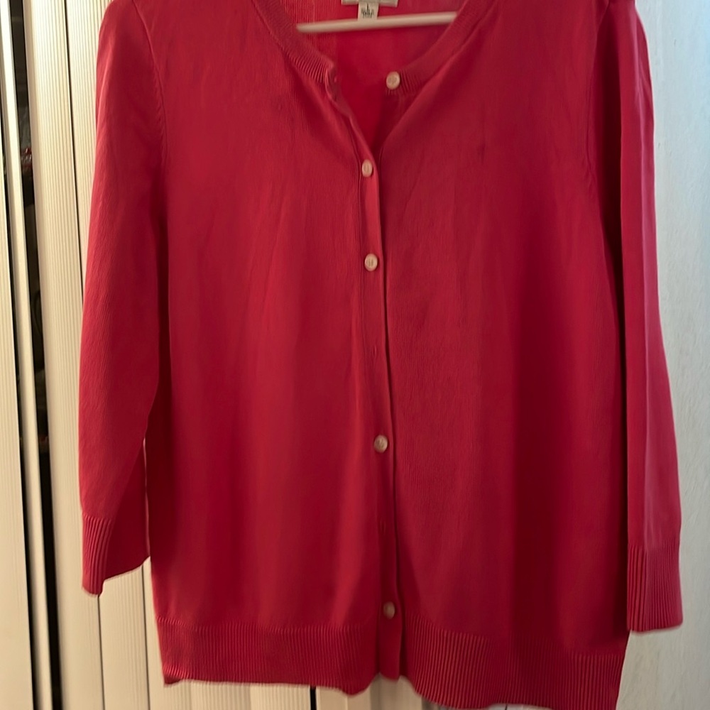 Cute and comfy cardigan. Barely worn